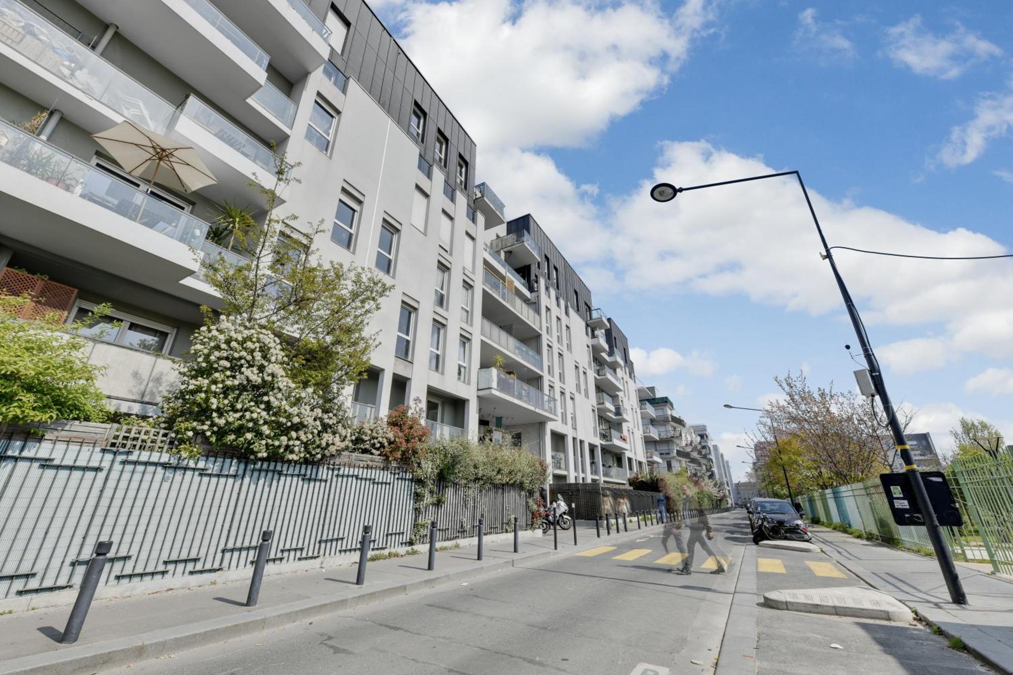 Chic Apartment With Superb View Of The Eiffel Tower Saint-Denis  Dış mekan fotoğraf